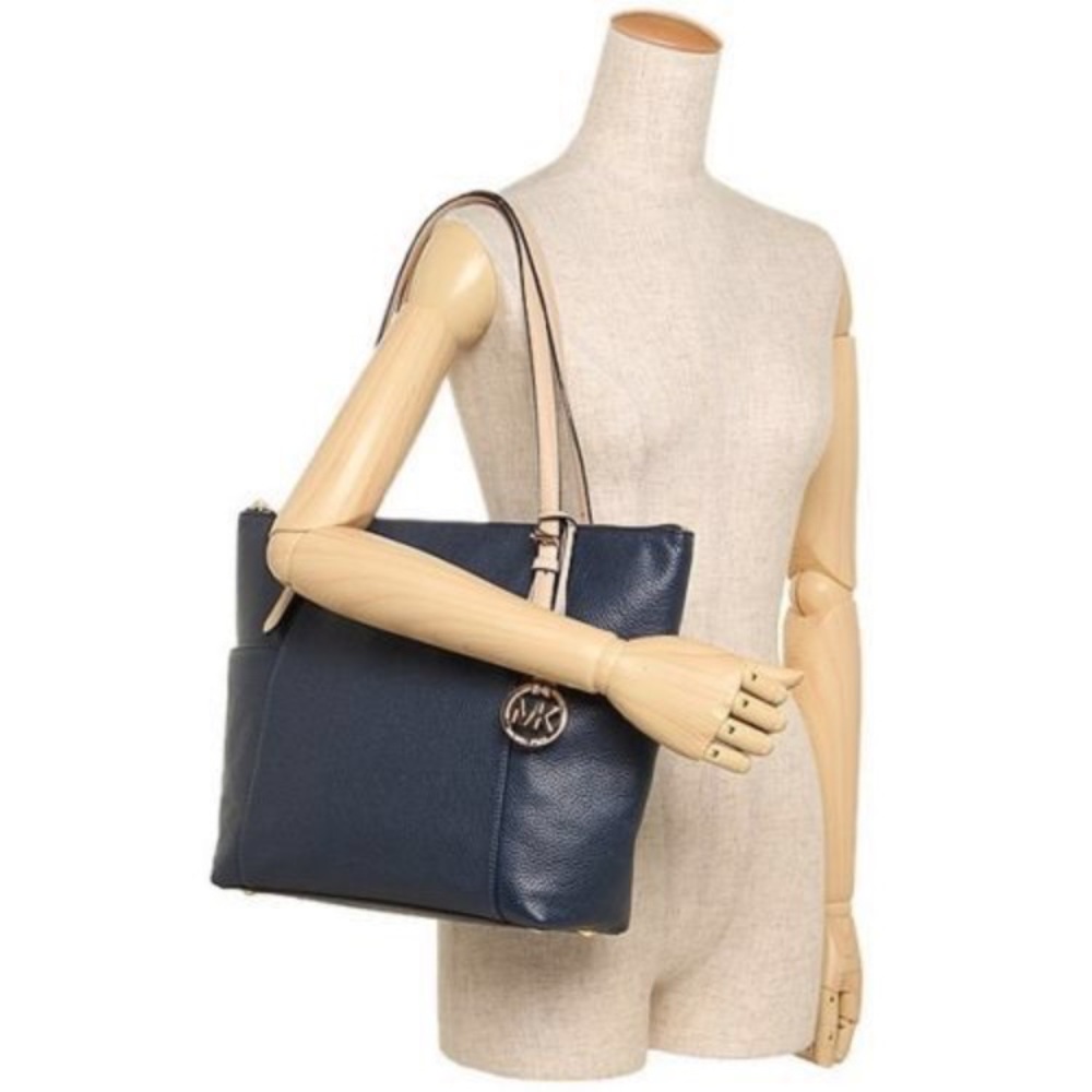 Michael Kors Tote Bag - Like New Condition - Picture 2 of 3